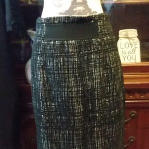 Willi Smith black and white skirt. Size 4.